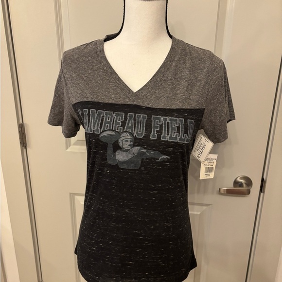 NWT Lambeau Field grey football NFL tee size S - Picture 8 of 10